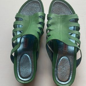 TSUBO shoes. Size 9. Green